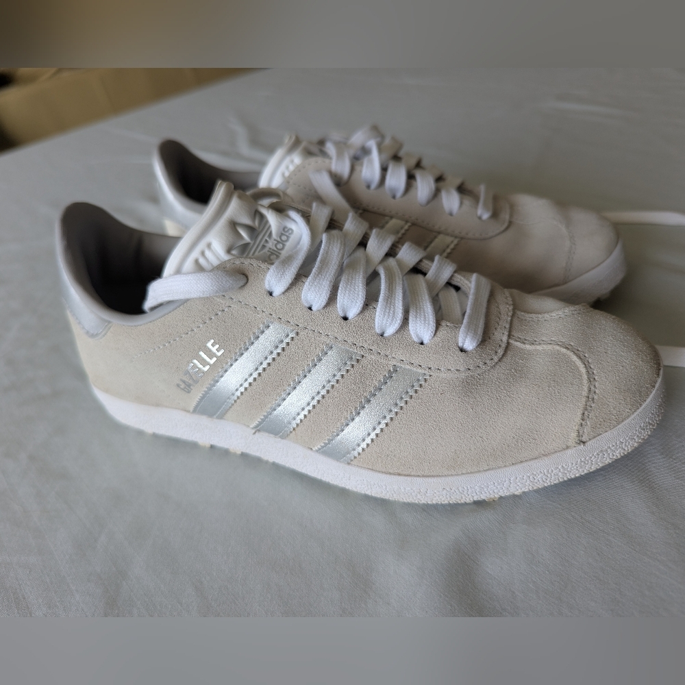 Adidas Gazelle Women's Spikeless Golf Shoes - Picture 15 of 16